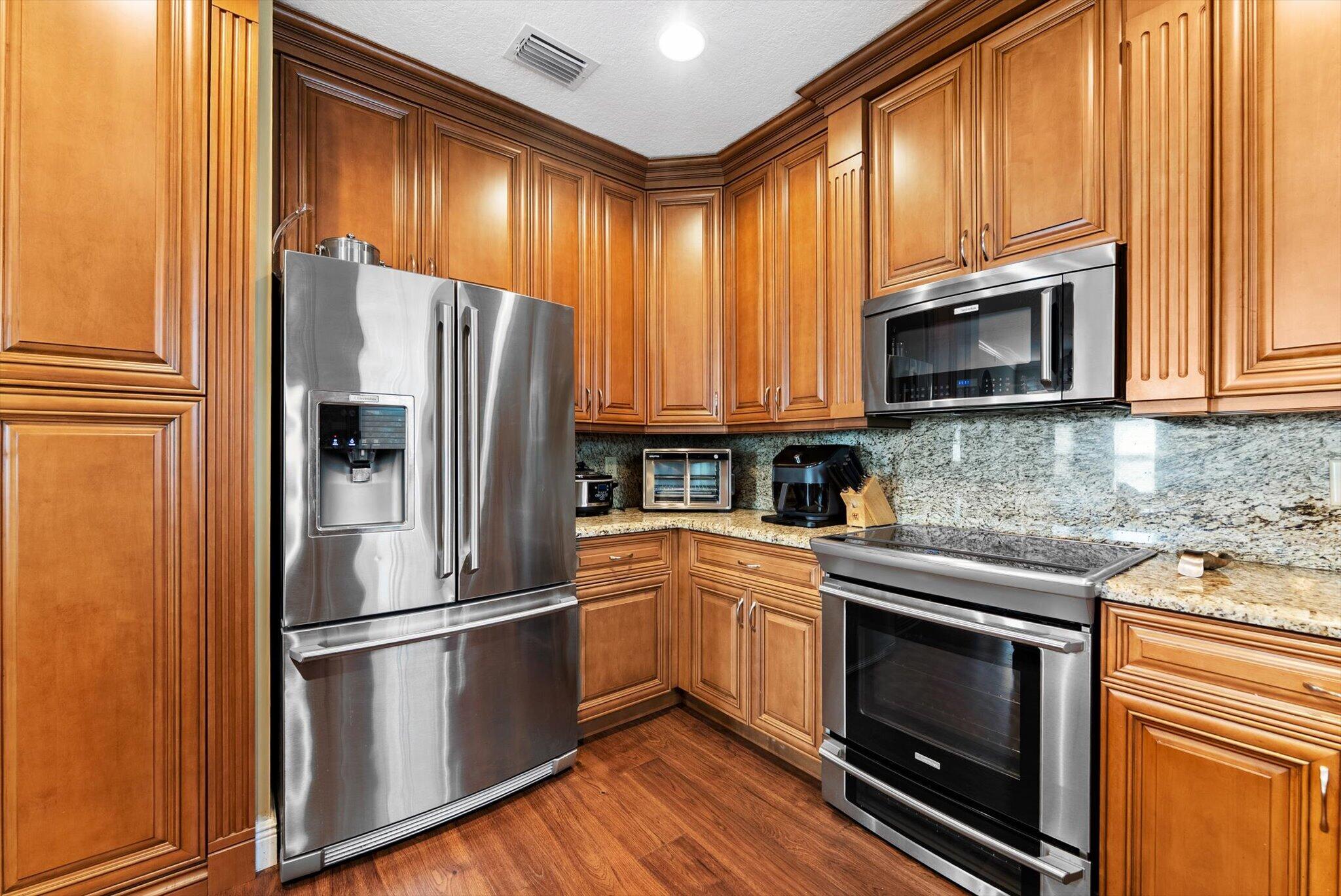 REGENCY LAKES AT COCONUT CREEK - Residential