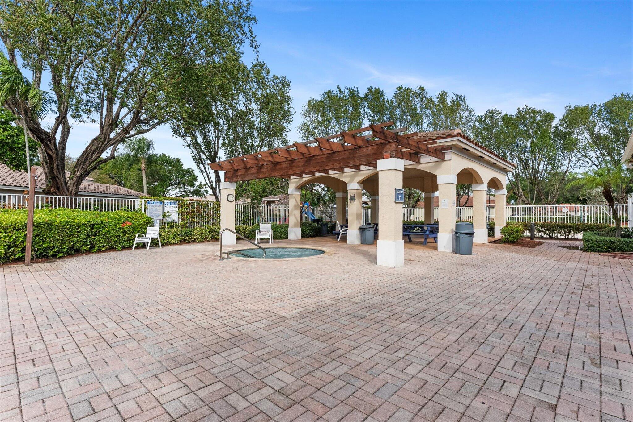 REGENCY LAKES AT COCONUT CREEK - Residential