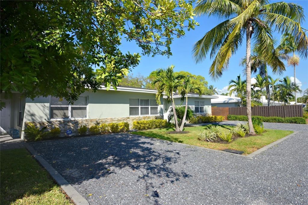 Photo of 1301 NE 16th Avenue #B, Fort Lauderdale, FL 33304 (MLS # F10526803)