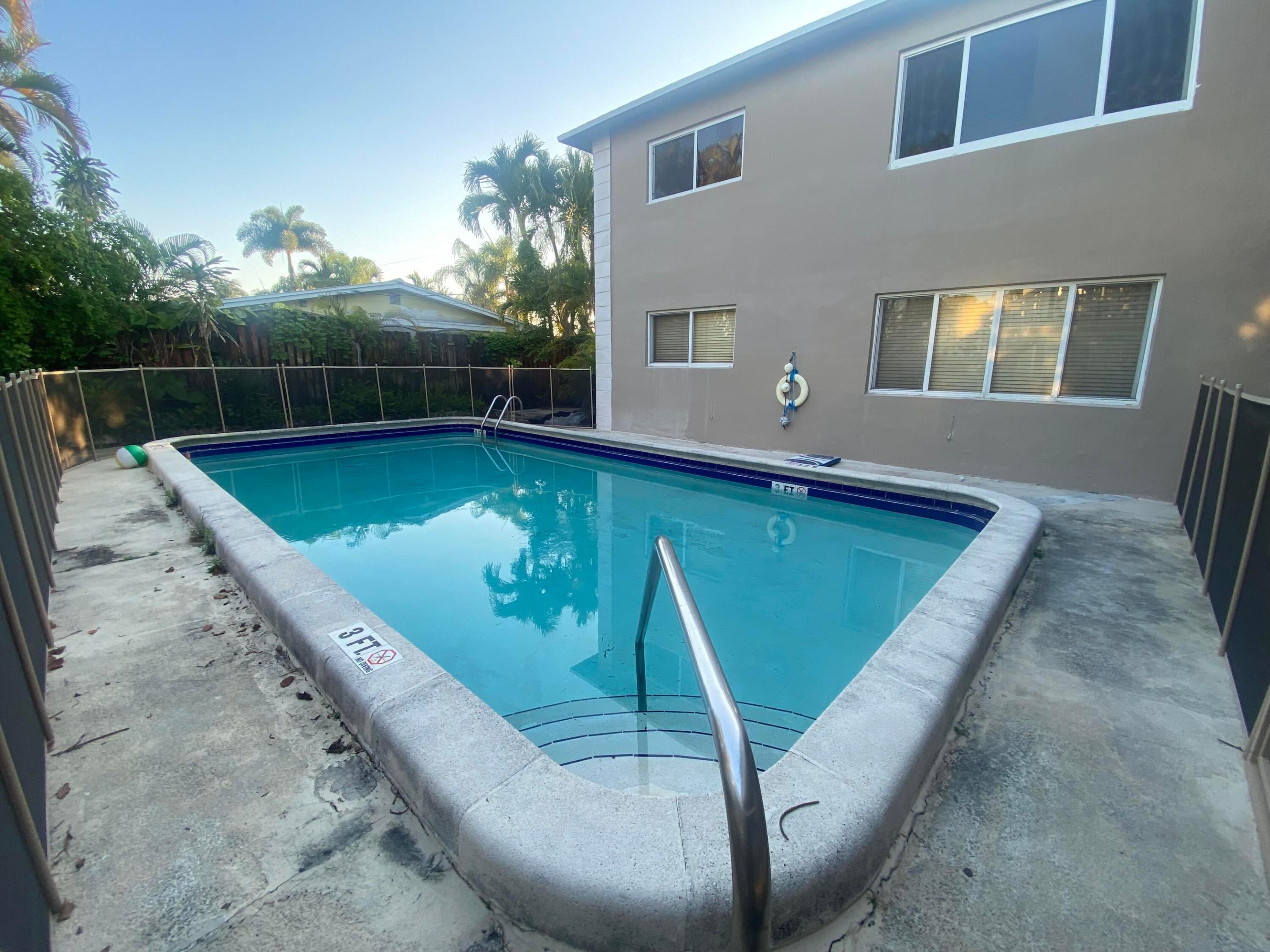 POMPANO COURTS CONDO - Residential