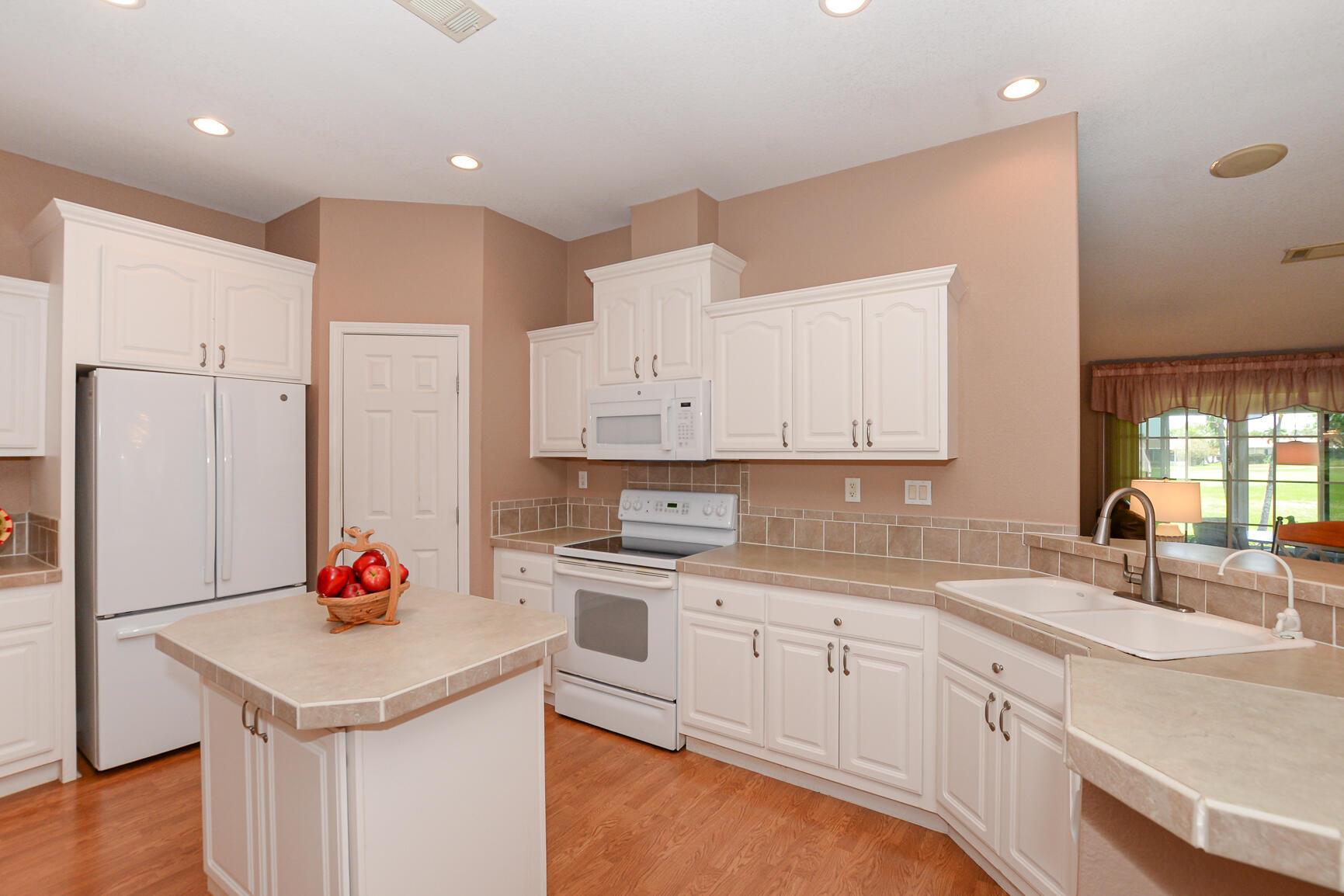 EAGLE'S RETREAT AT SAVANN - Residential