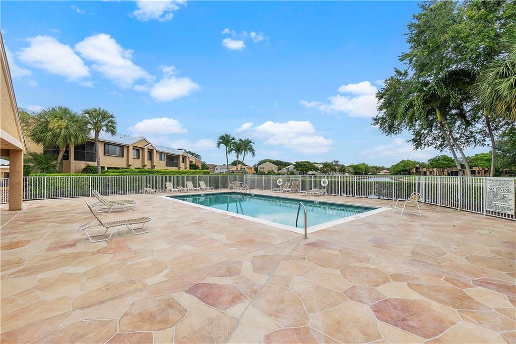 Mill Run Carriage Homes - Residential