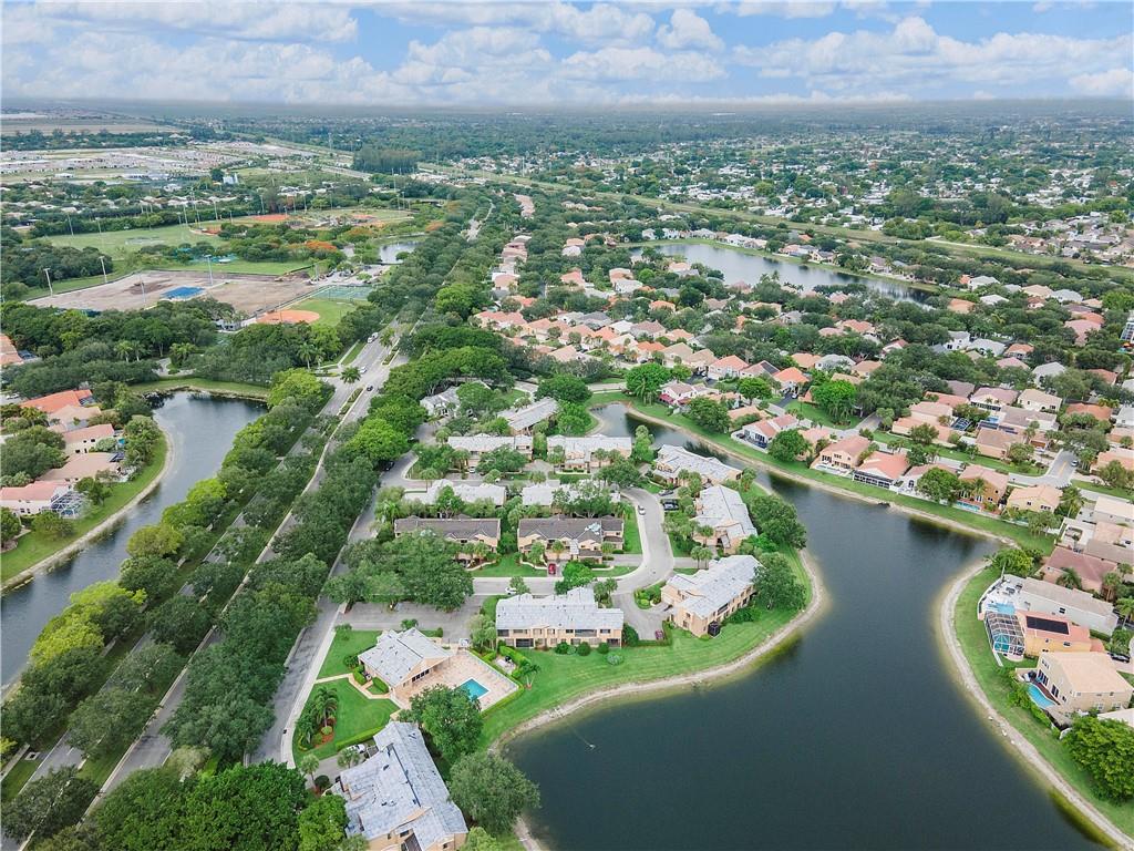 Mill Run Carriage Homes - Residential
