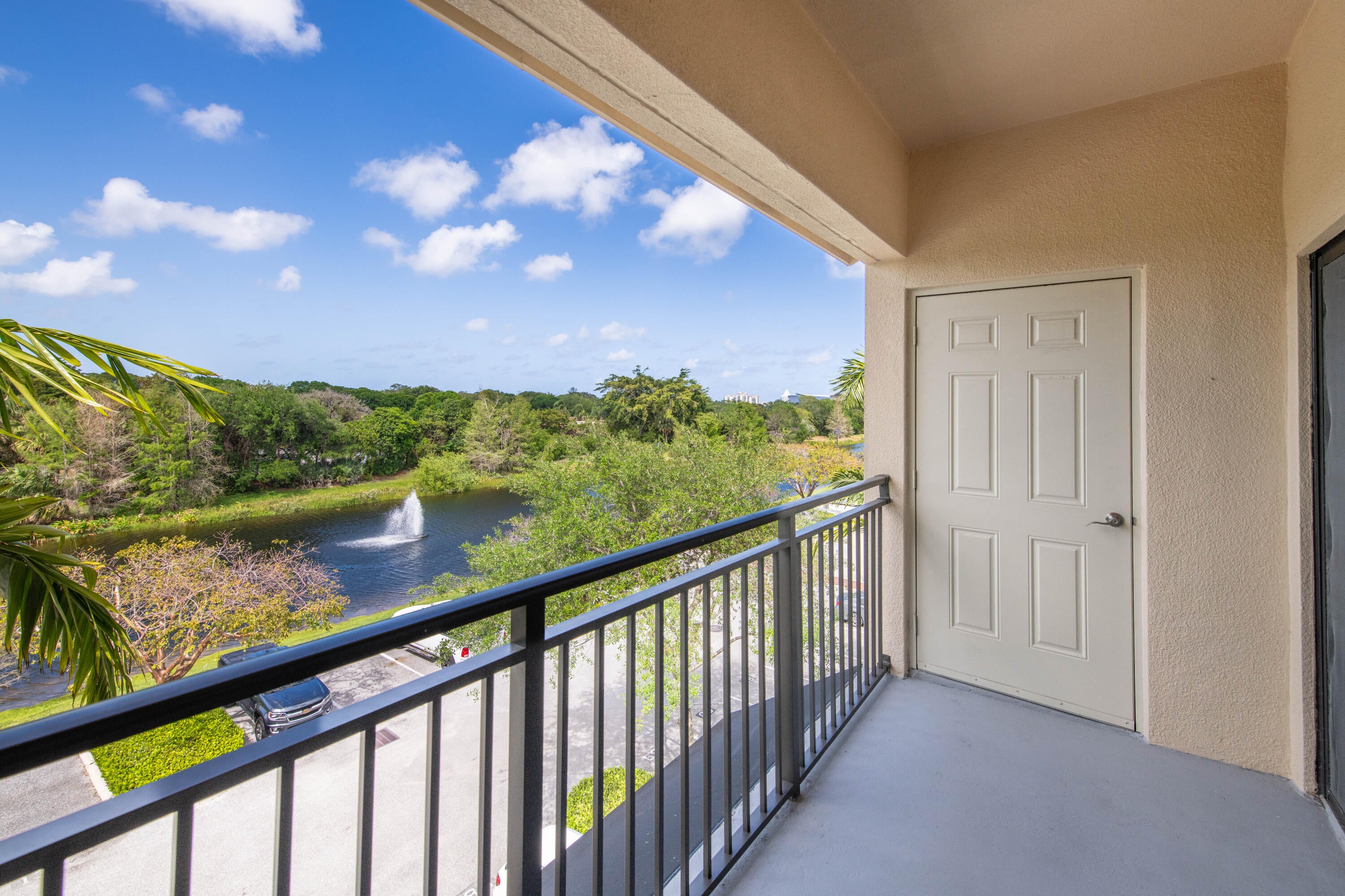 4907 Midtown Lane 1411
