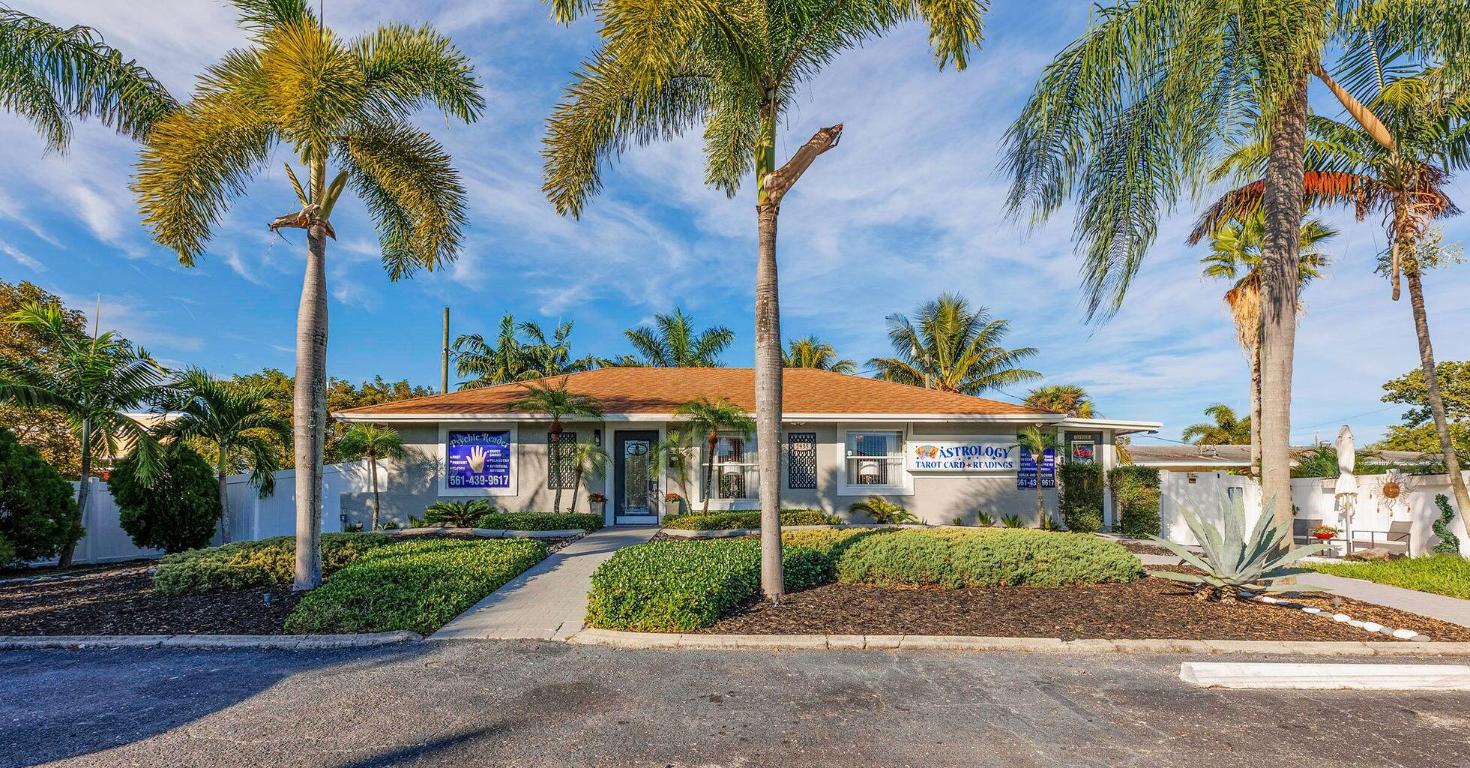 2935 Lake Worth Road