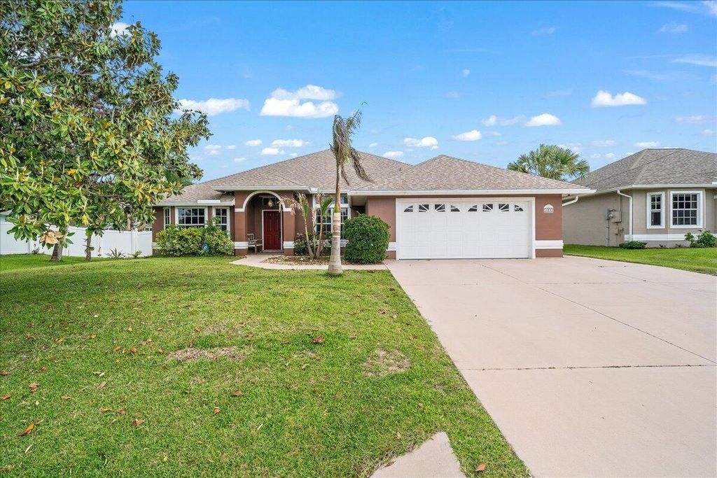 Photo of 162 Concha Drive, Sebastian, FL 32958 (MLS # B26019699)