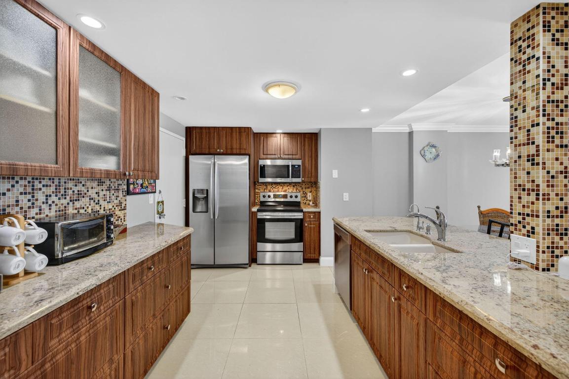 OPAL TOWERS CONDO - Residential