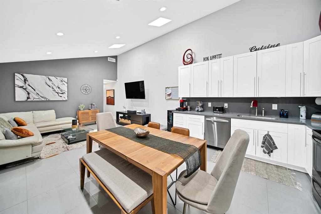 BOCA GARDENS - Residential