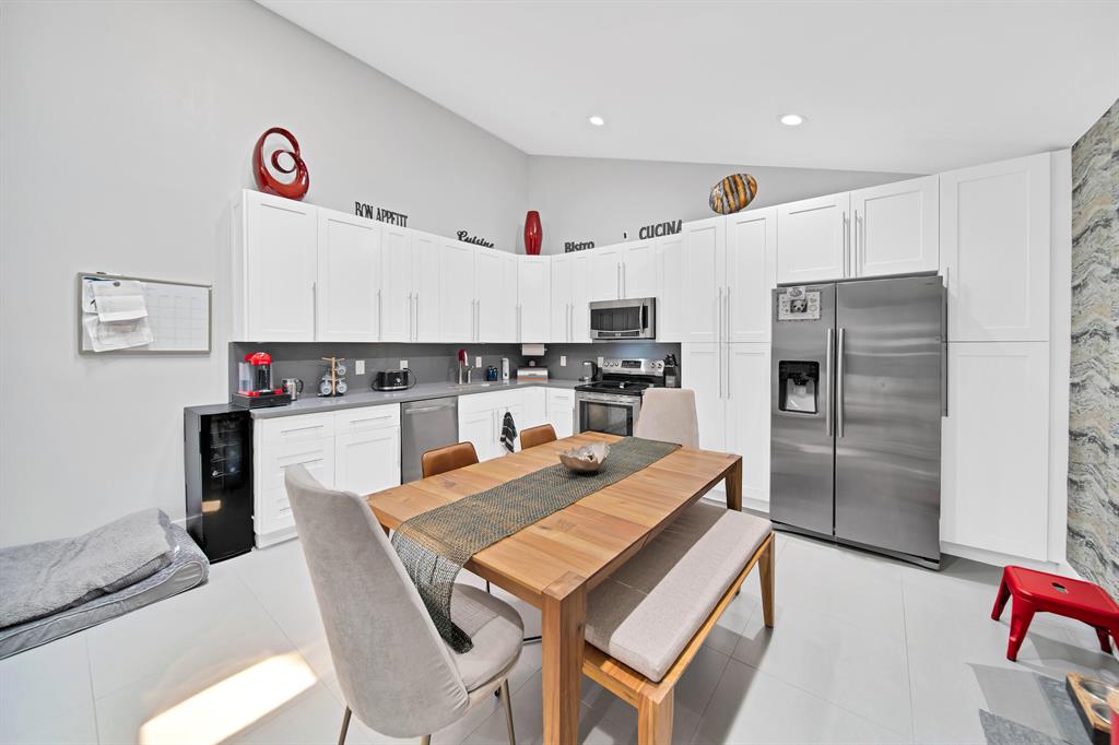 BOCA GARDENS - Residential