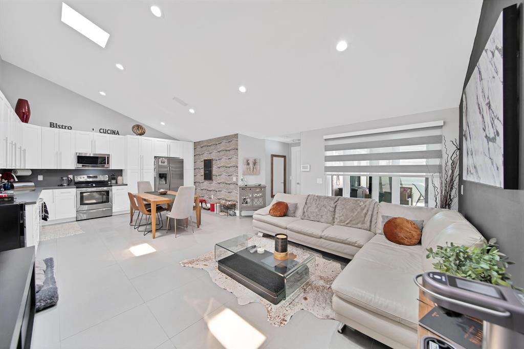 BOCA GARDENS - Residential