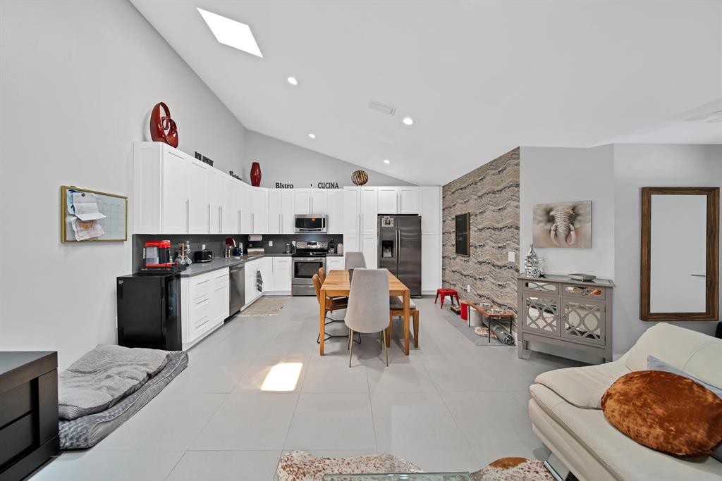 BOCA GARDENS - Residential