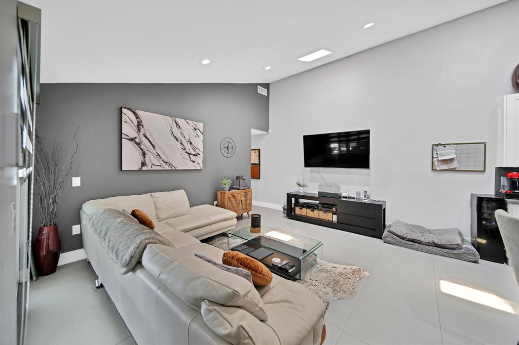 BOCA GARDENS - Residential