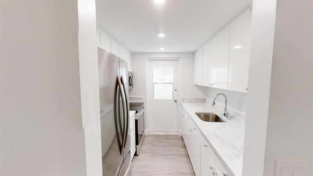 ROYAL PARK GARDENS - Residential Lease