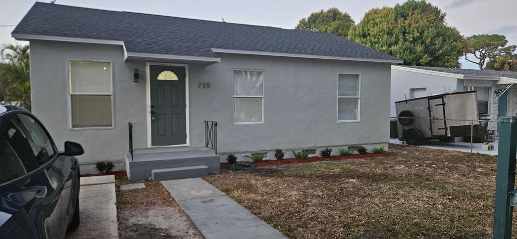 Photo of 725 Nathan Hale Road, West Palm Beach, FL 33405 (MLS # R11168323)