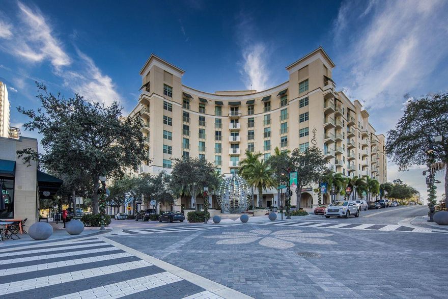 JUST IMAGINE YOU CAN LIVE/WORK, PROFESSIONAL SPACE IN 610 CLEMATIS, 1ST FLOOR, YOUR OWN PRIVATE ENTRANCE. IDEAL FOR ATTORNEY OFFICE, ACCOUNTANT, ENGINEER, ASSIGNED AND VALET PARKING. SPACIOUS COURTYARD WITH INFINITY EDGE POOL AND HOT TUBE PLENTY OF SPACE TO ENJOY AND RELAX HAVING THE BEST OF BOTH WORLD WITH THIS BEAUTIFUL UNIT.