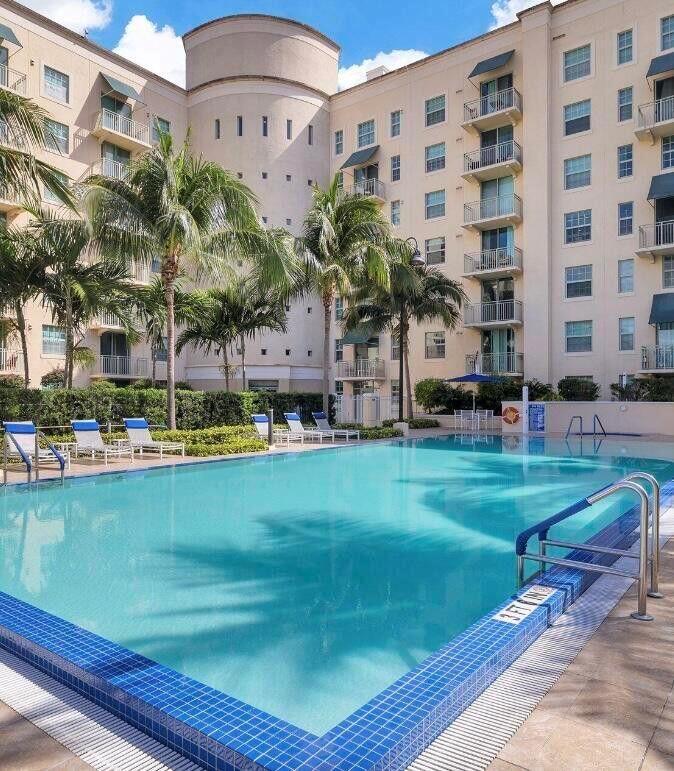 610 Clematis Street 102