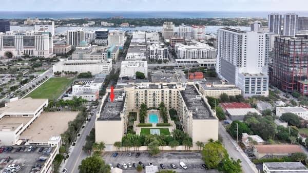 610 Clematis Street 102