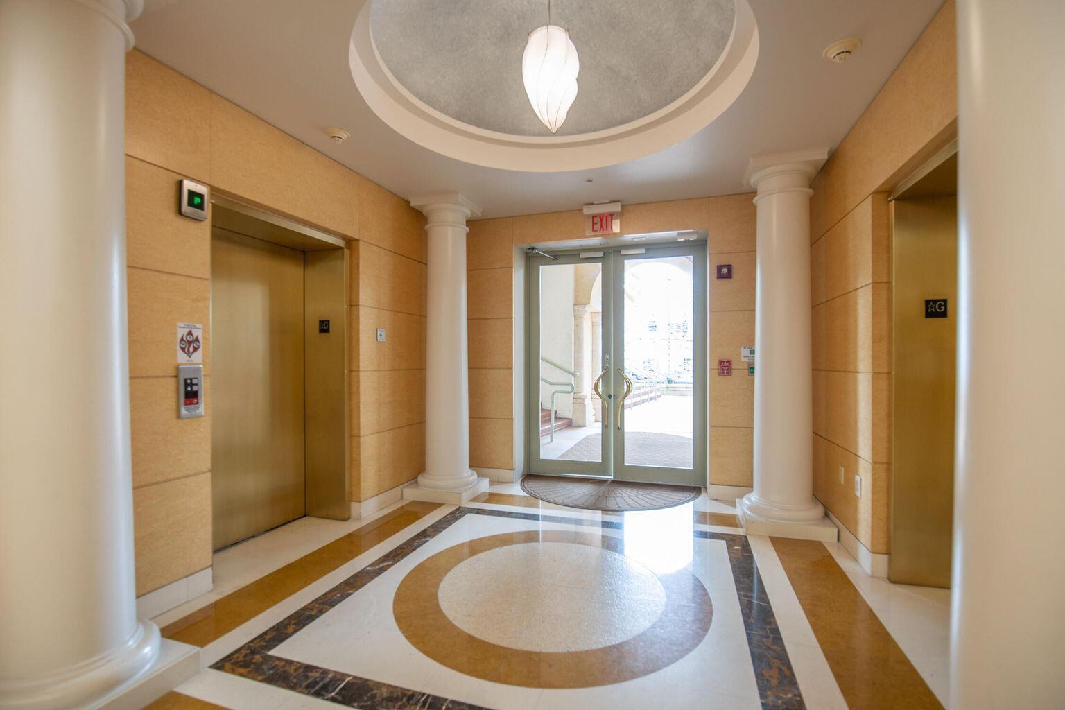 610 CLEMATIS CONDO - Residential