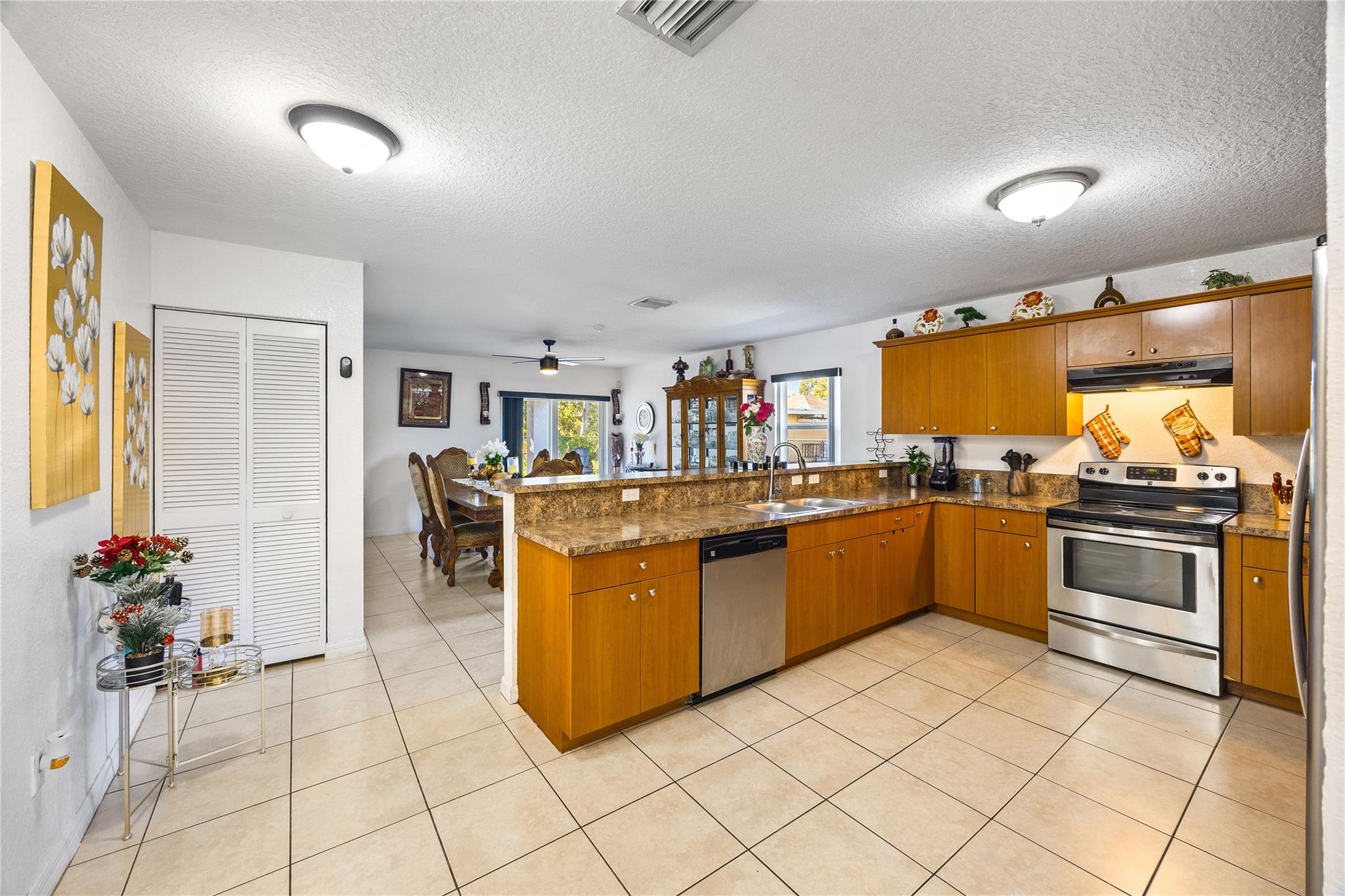 Sunshine Villas First Add - Residential