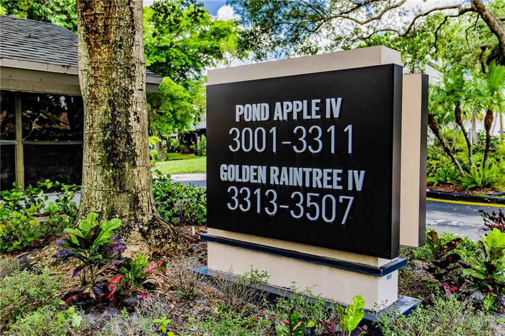 POND APPLE PLACE IV - Residential