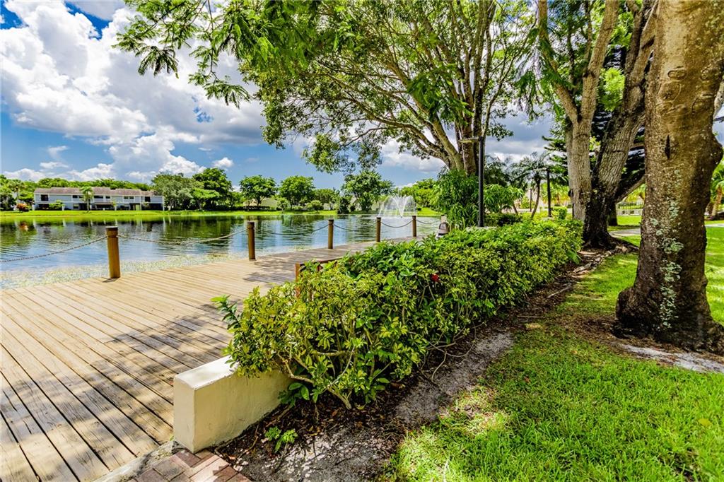 POND APPLE PLACE IV - Residential