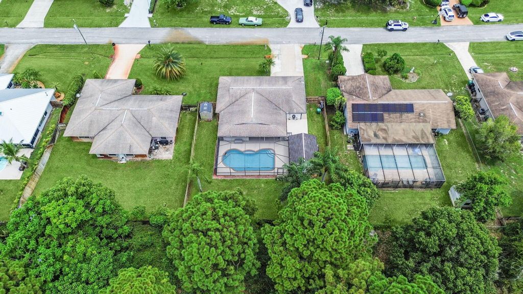 Photo of 232 SE Ray Avenue, Port Saint Lucie, FL 34983 (MLS # R11015533)