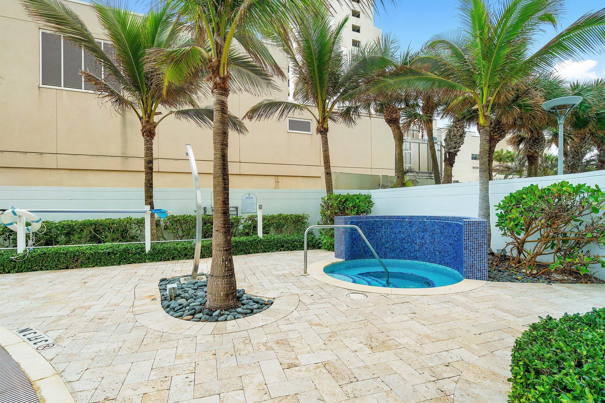 COCONUT GROVE RESIDENCES - Residential