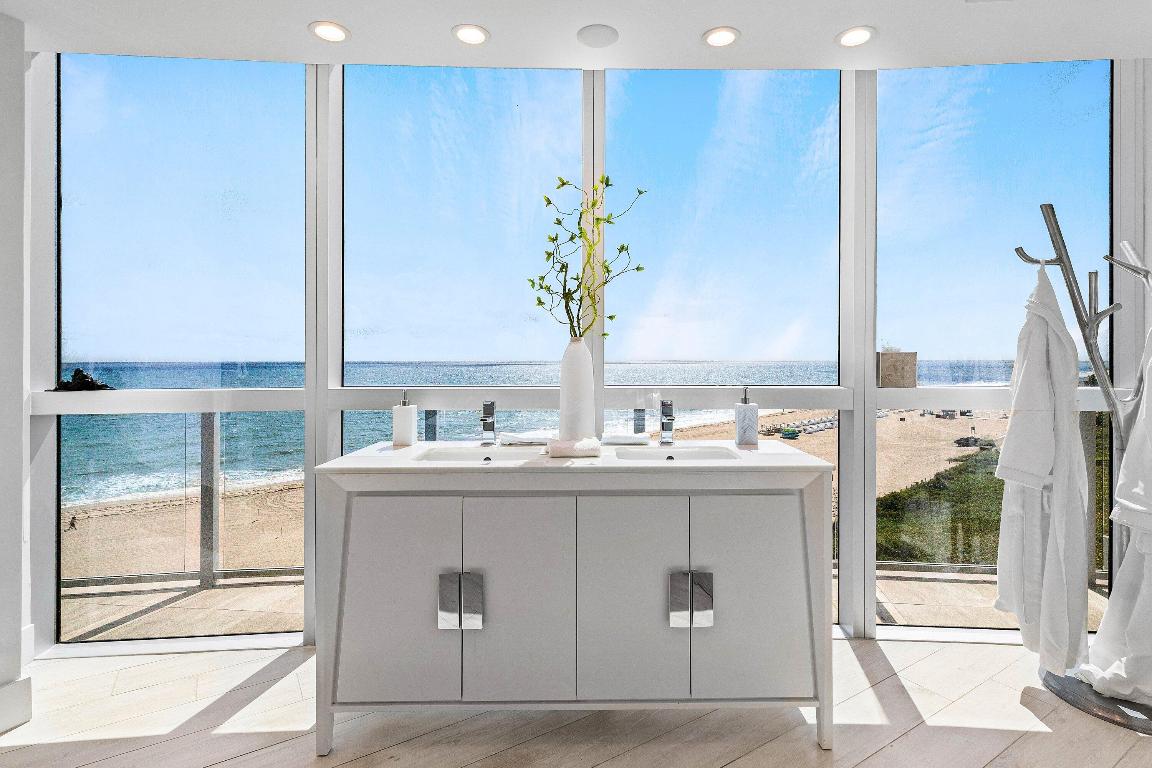 COCONUT GROVE RESIDENCES ON FORT LAUDERDALE BEACH - Residential