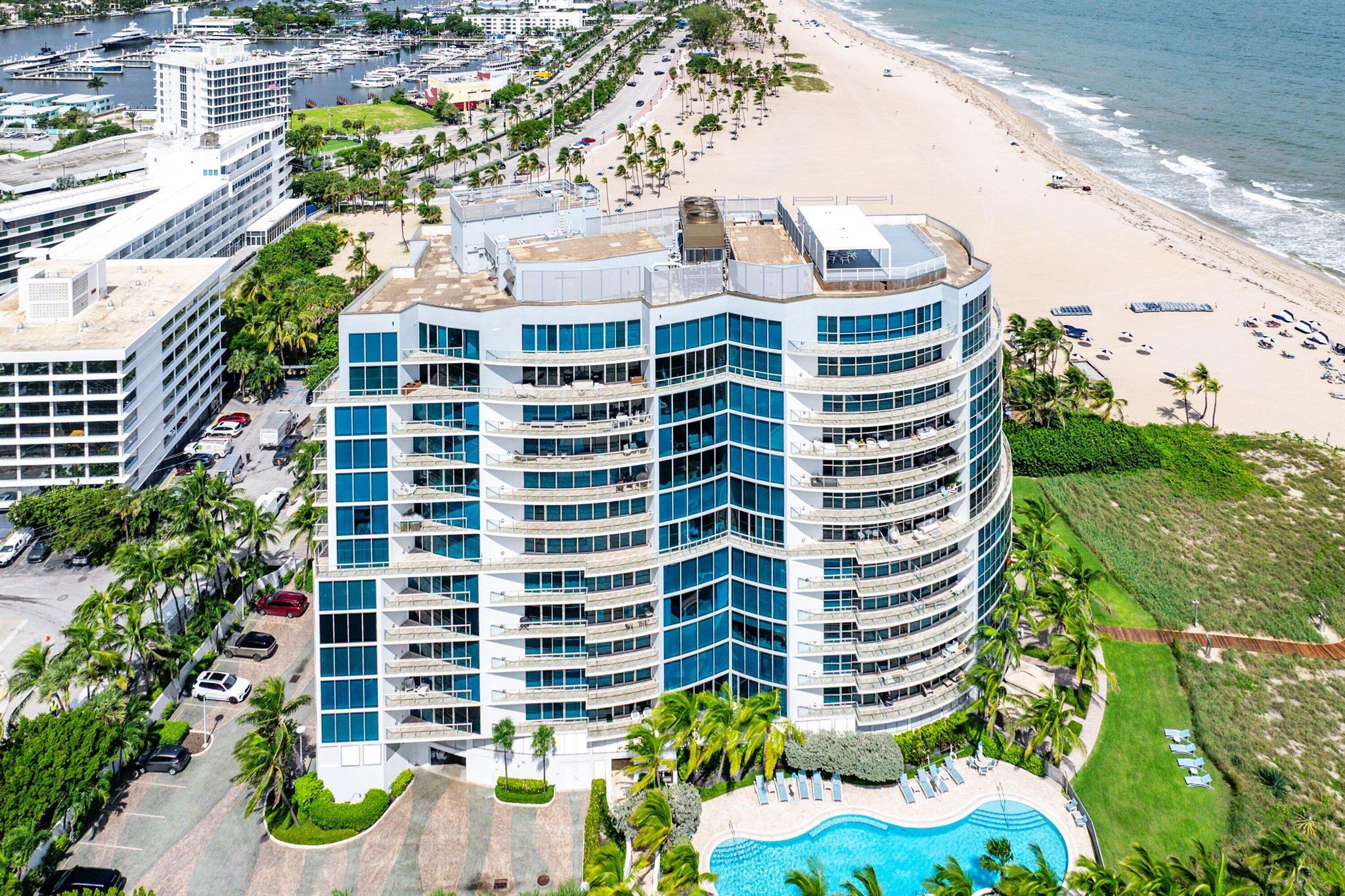 COCONUT GROVE RESIDENCES - Residential