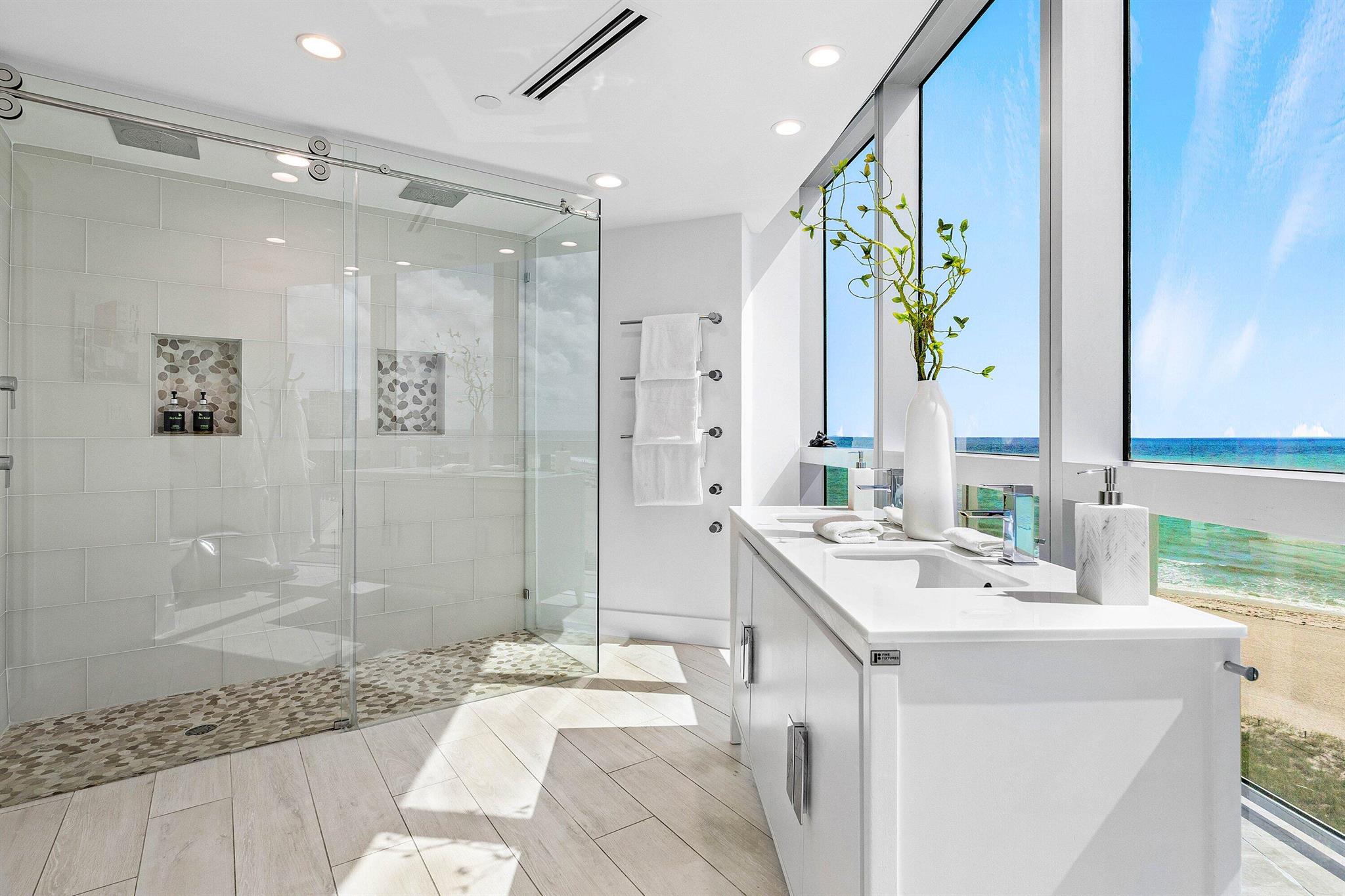 COCONUT GROVE RESIDENCES - Residential