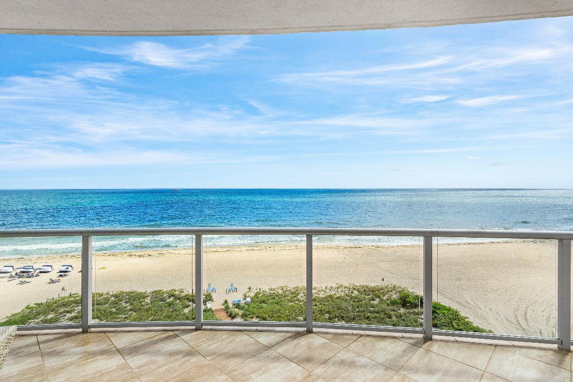 COCONUT GROVE RESIDENCES ON FORT LAUDERDALE BEACH - Residential