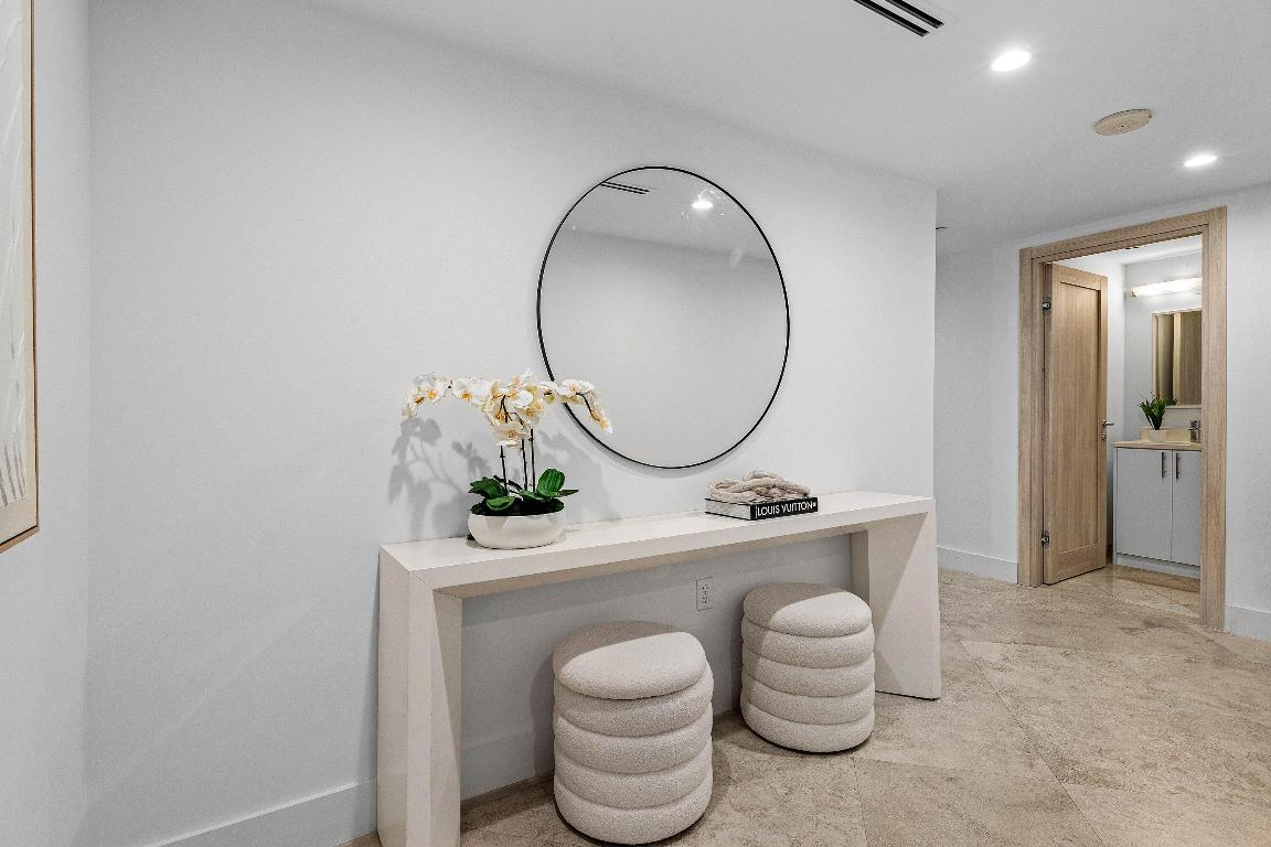 COCONUT GROVE RESIDENCES ON FORT LAUDERDALE BEACH - Residential