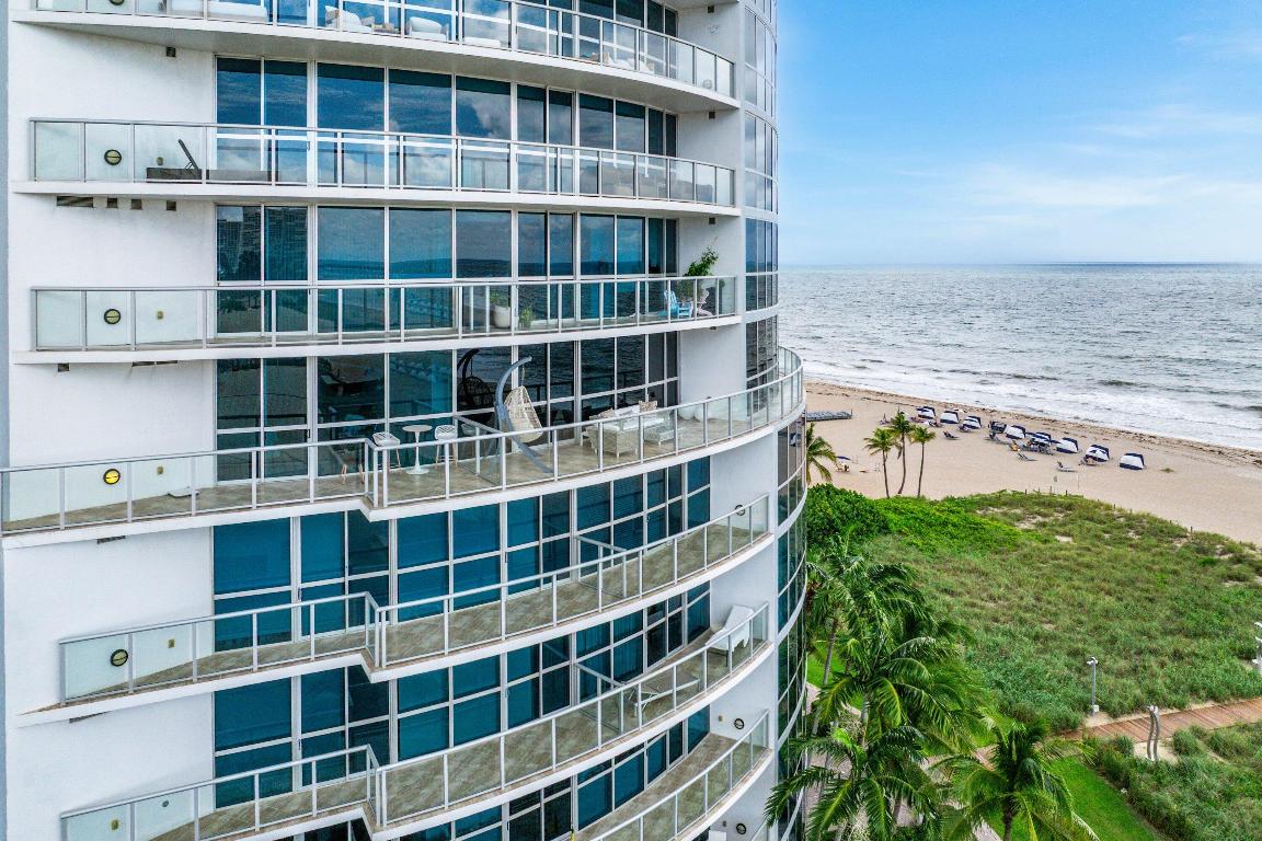 COCONUT GROVE RESIDENCES ON FORT LAUDERDALE BEACH - Residential