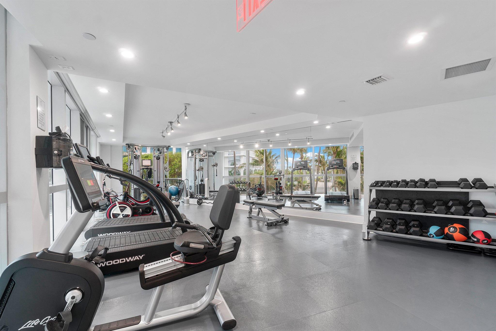 COCONUT GROVE RESIDENCES - Residential