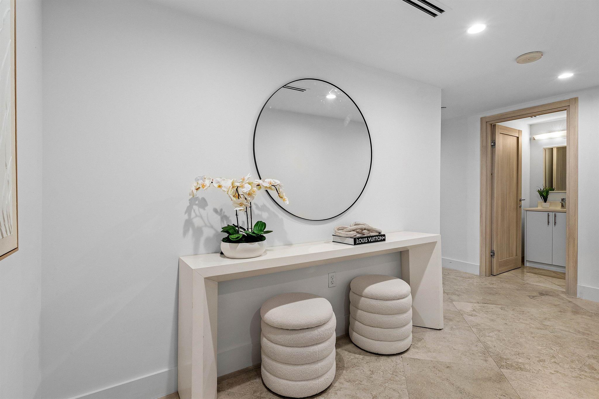 COCONUT GROVE RESIDENCES - Residential