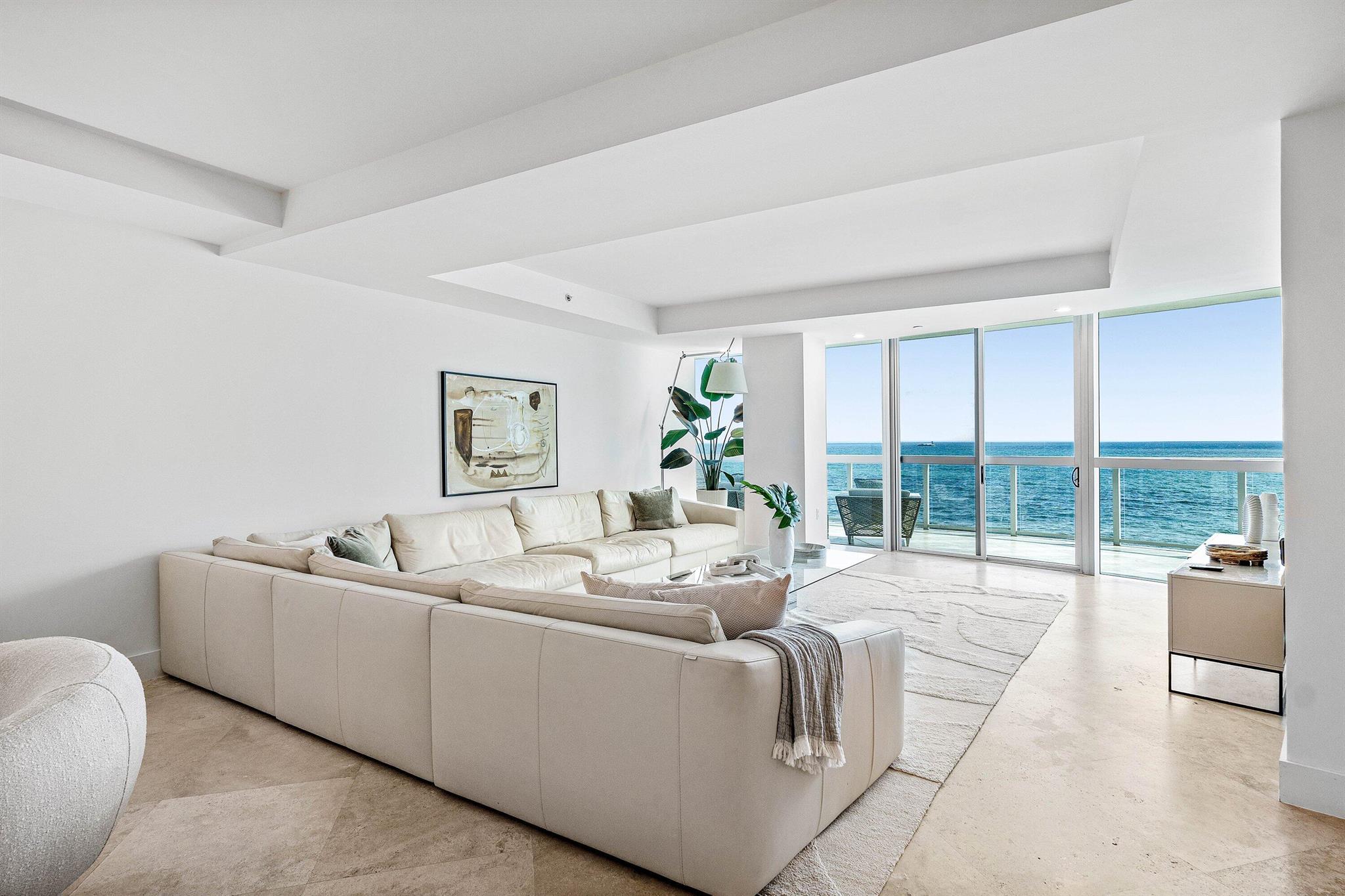 COCONUT GROVE RESIDENCES - Residential