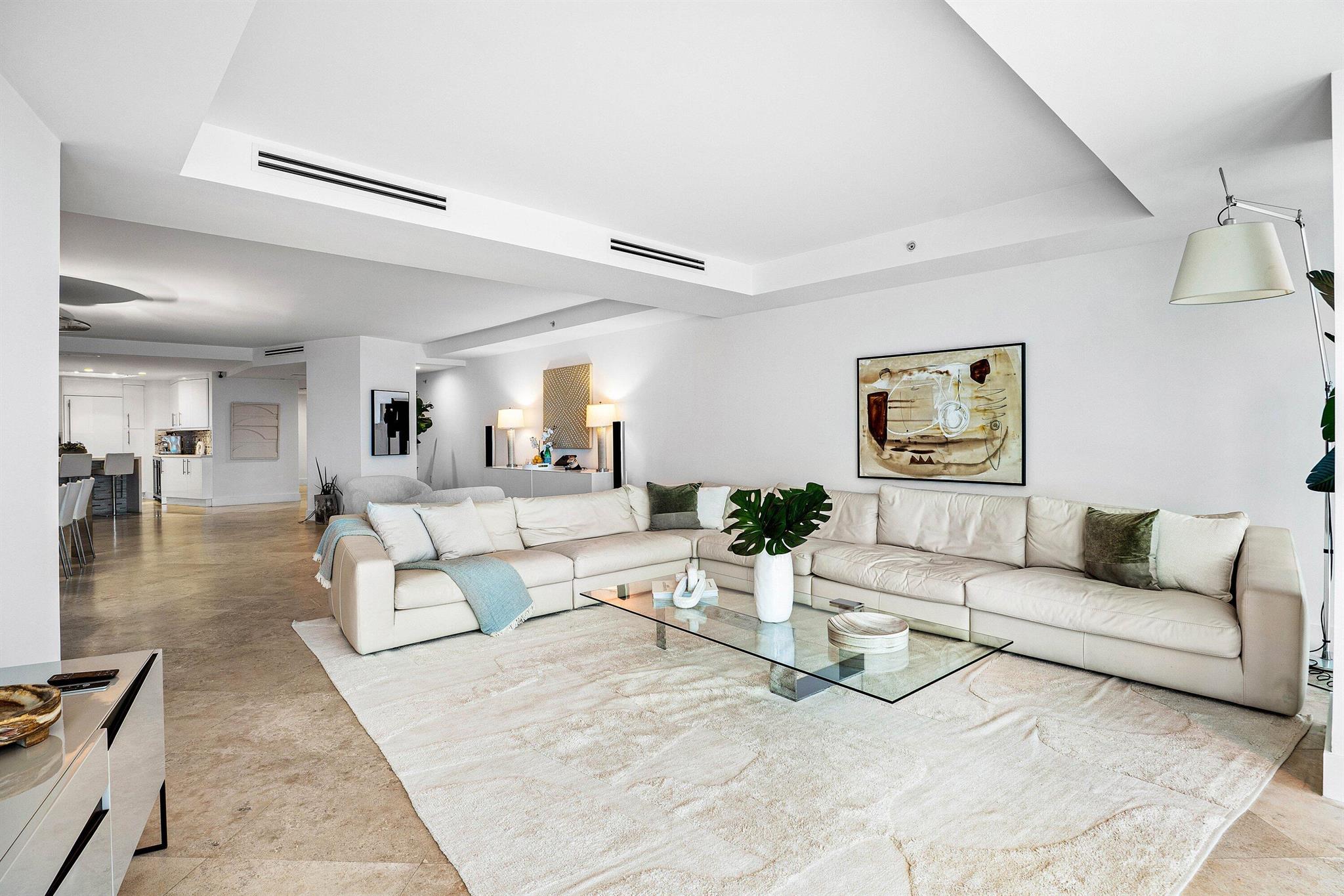 COCONUT GROVE RESIDENCES - Residential