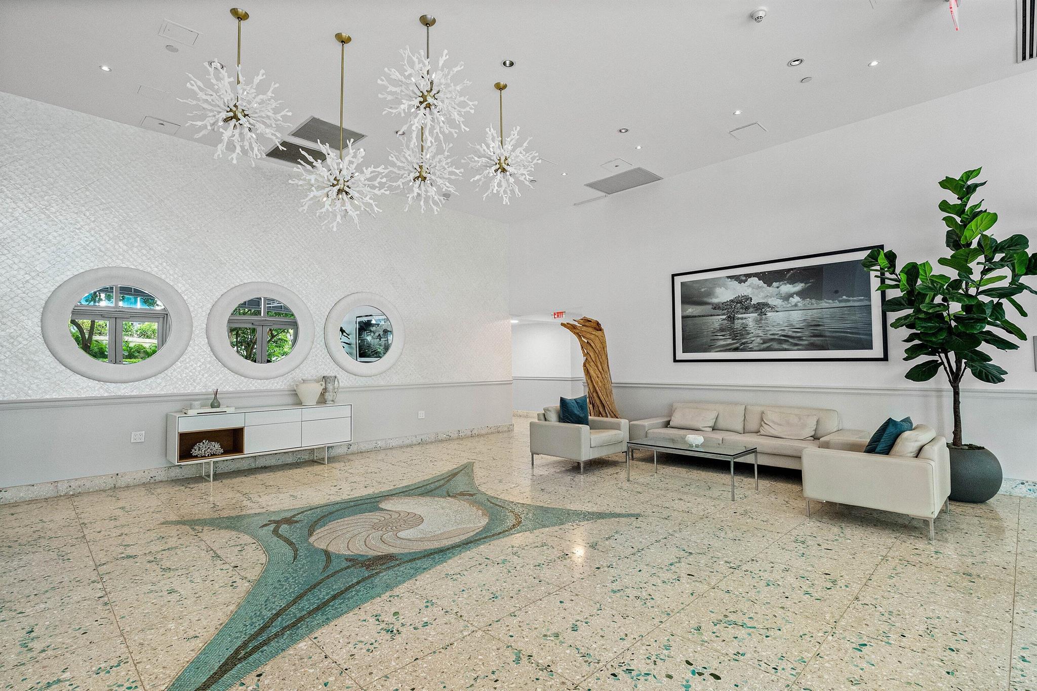 COCONUT GROVE RESIDENCES - Residential