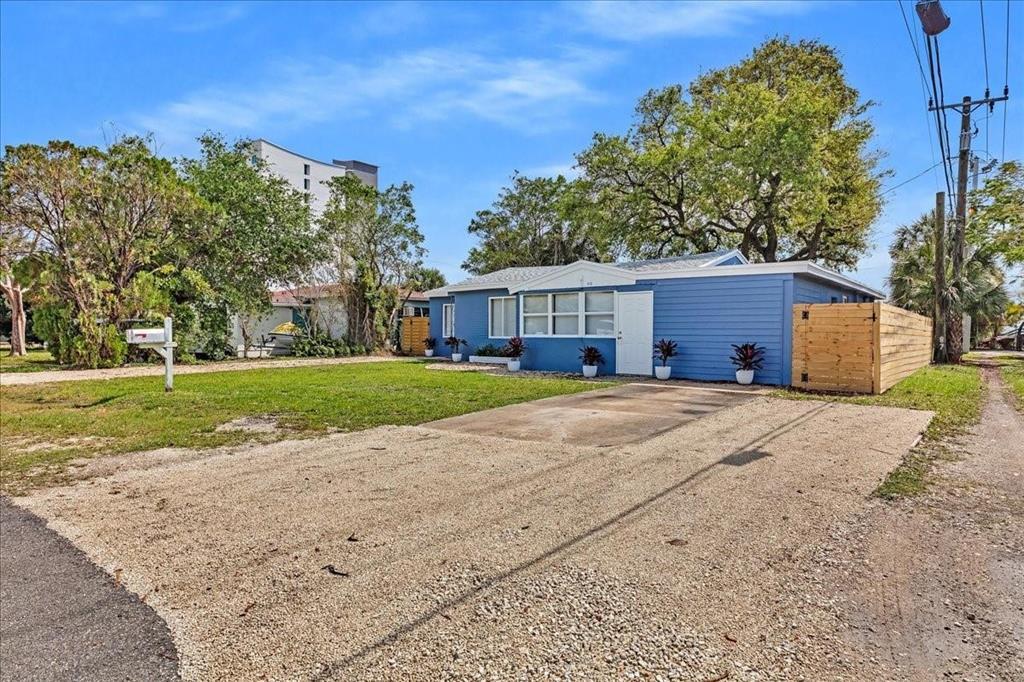 312 SE 23RD Street 1-2