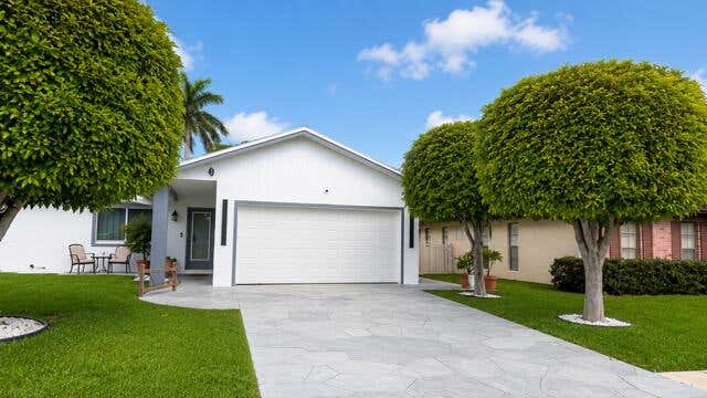 Photo of 21521 WOODCHUCK Court, Boca Raton, FL 33428 (MLS # B26059577)