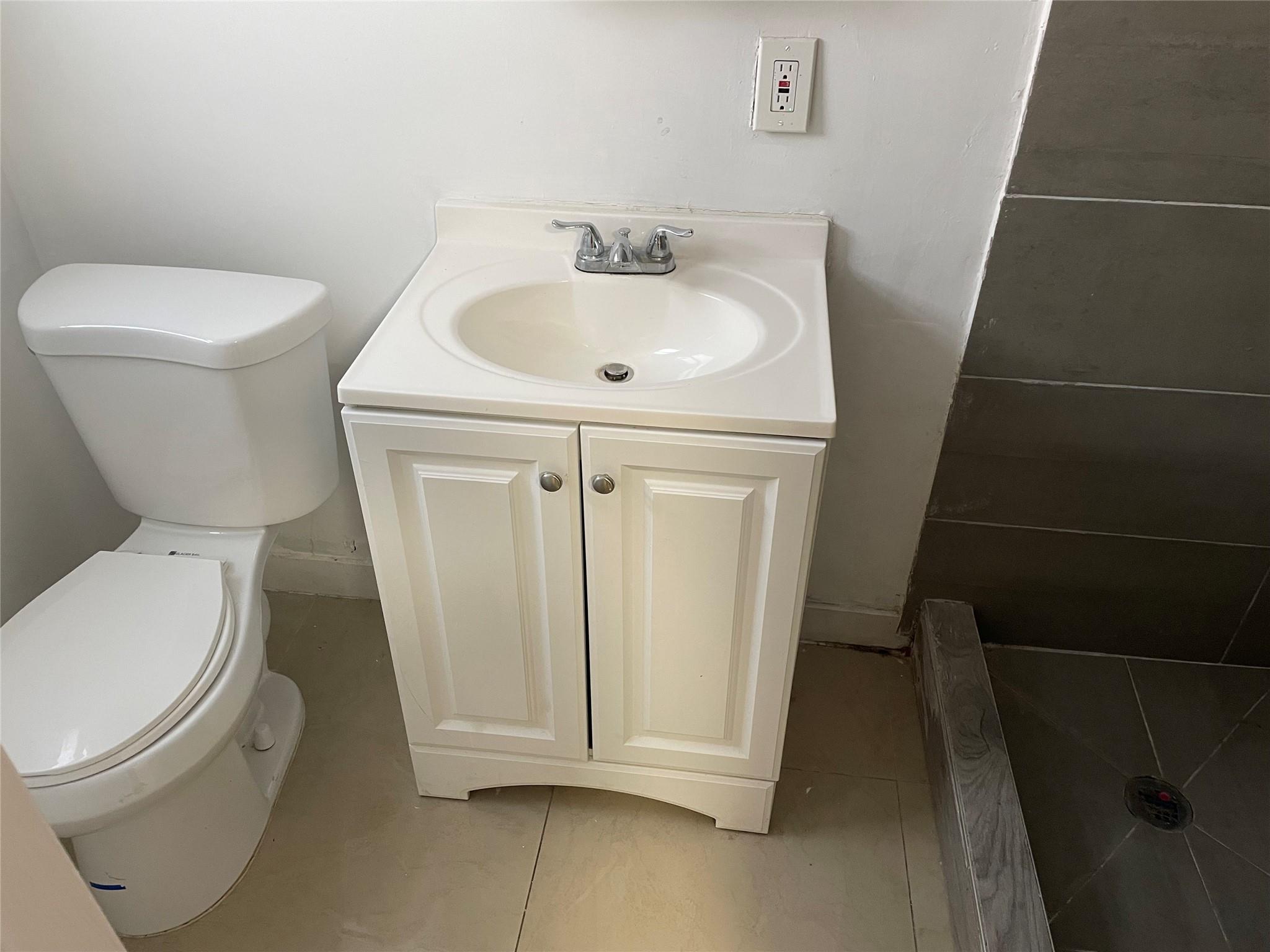 Ravenswood Gardens 89-43 - Residential Lease