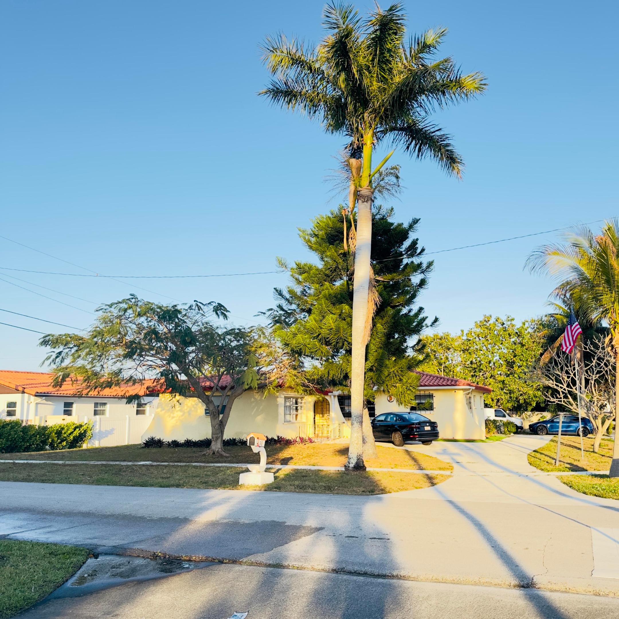 PALM SPRINGS VILLAGE 4 - Residential Lease