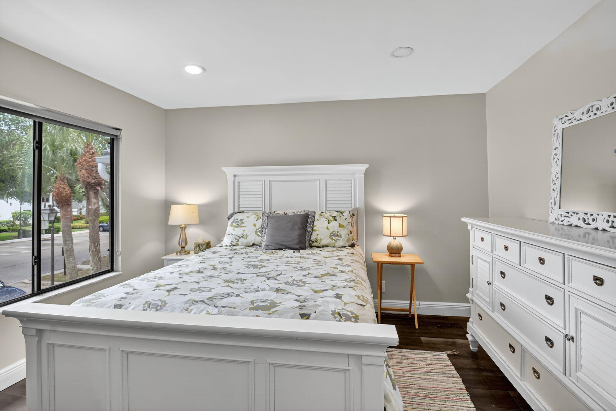 GLENEAGLES CONDO V - Residential