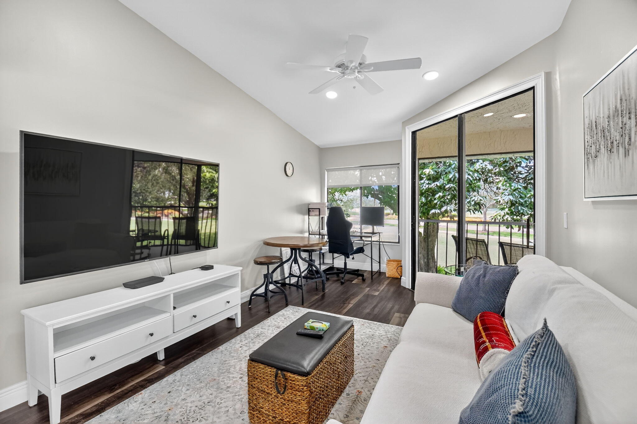 GLENEAGLES CONDO V - Residential