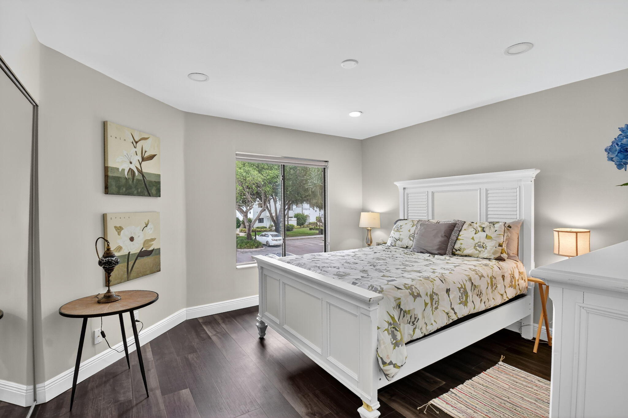 GLENEAGLES CONDO V - Residential