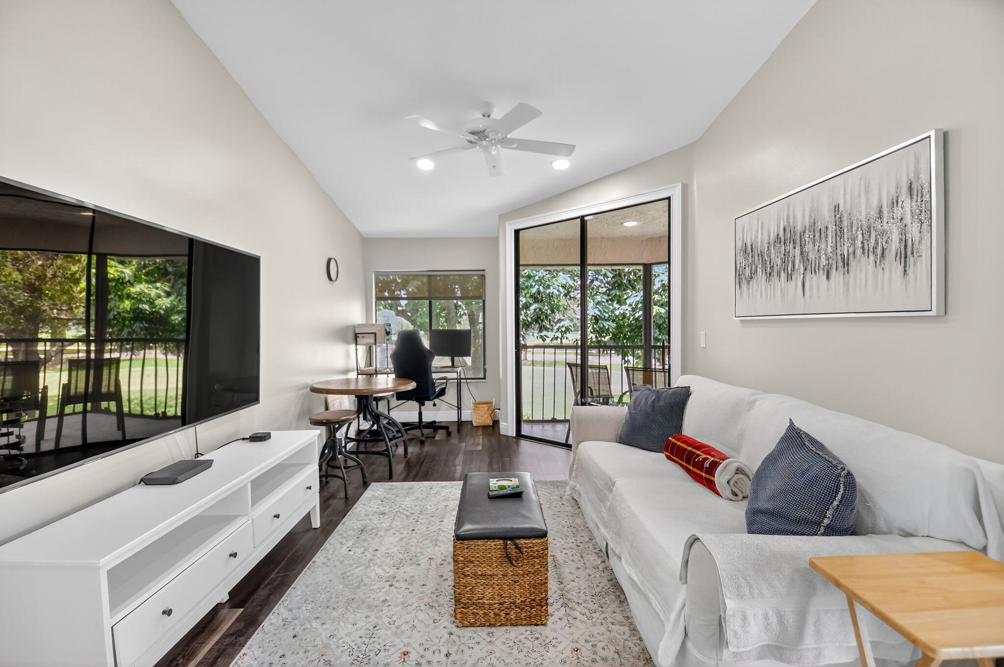GLENEAGLES CONDO V - Residential