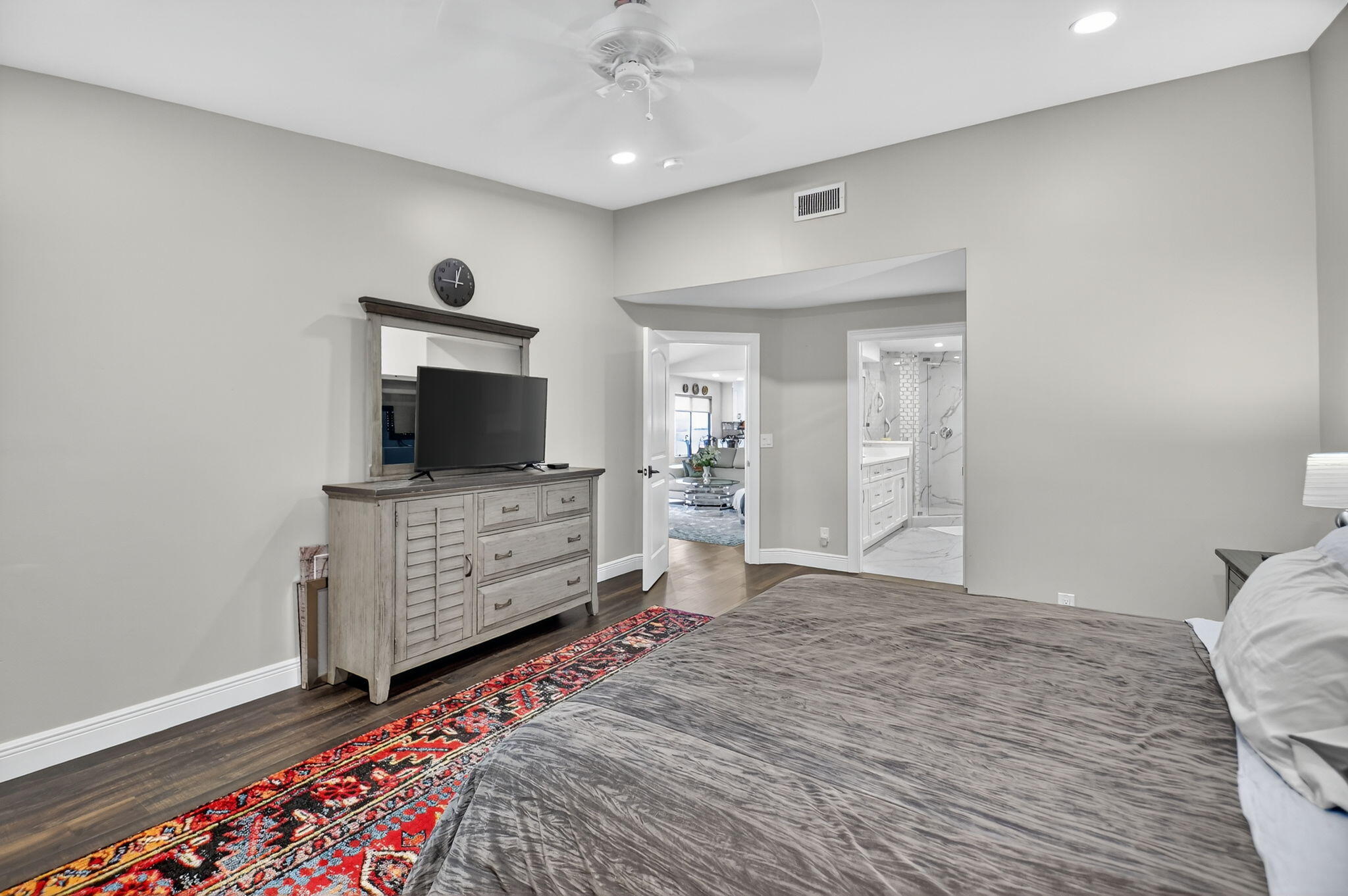 GLENEAGLES CONDO V - Residential