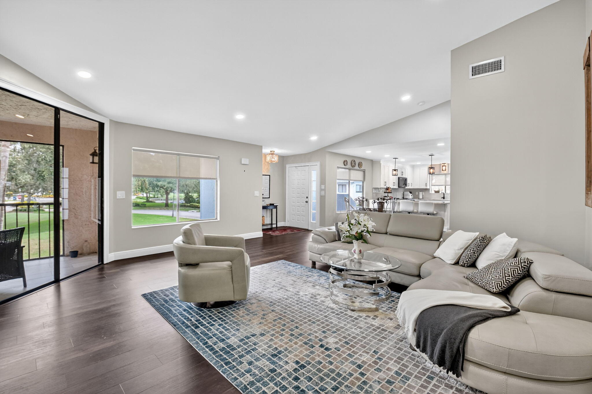 GLENEAGLES CONDO V - Residential