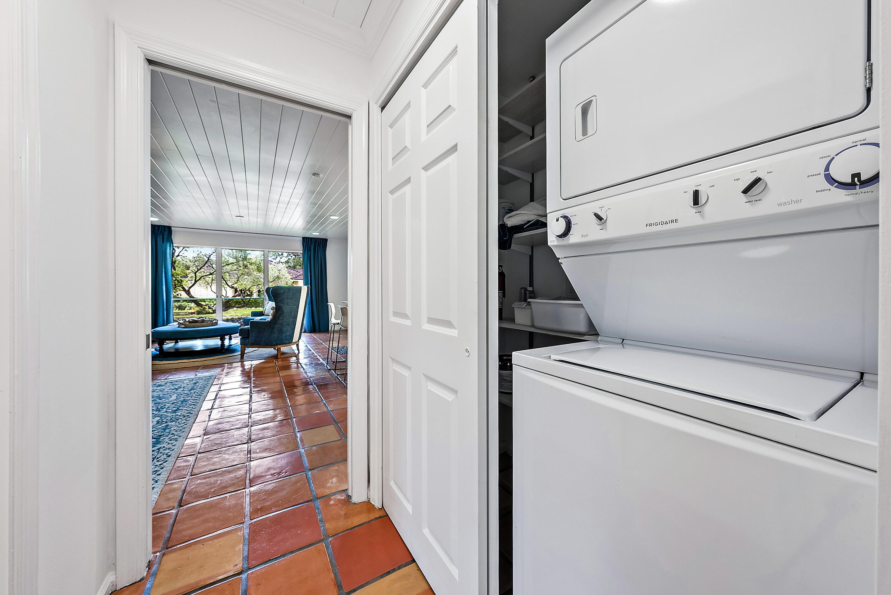 TWELVE OAKS CONDO - Residential