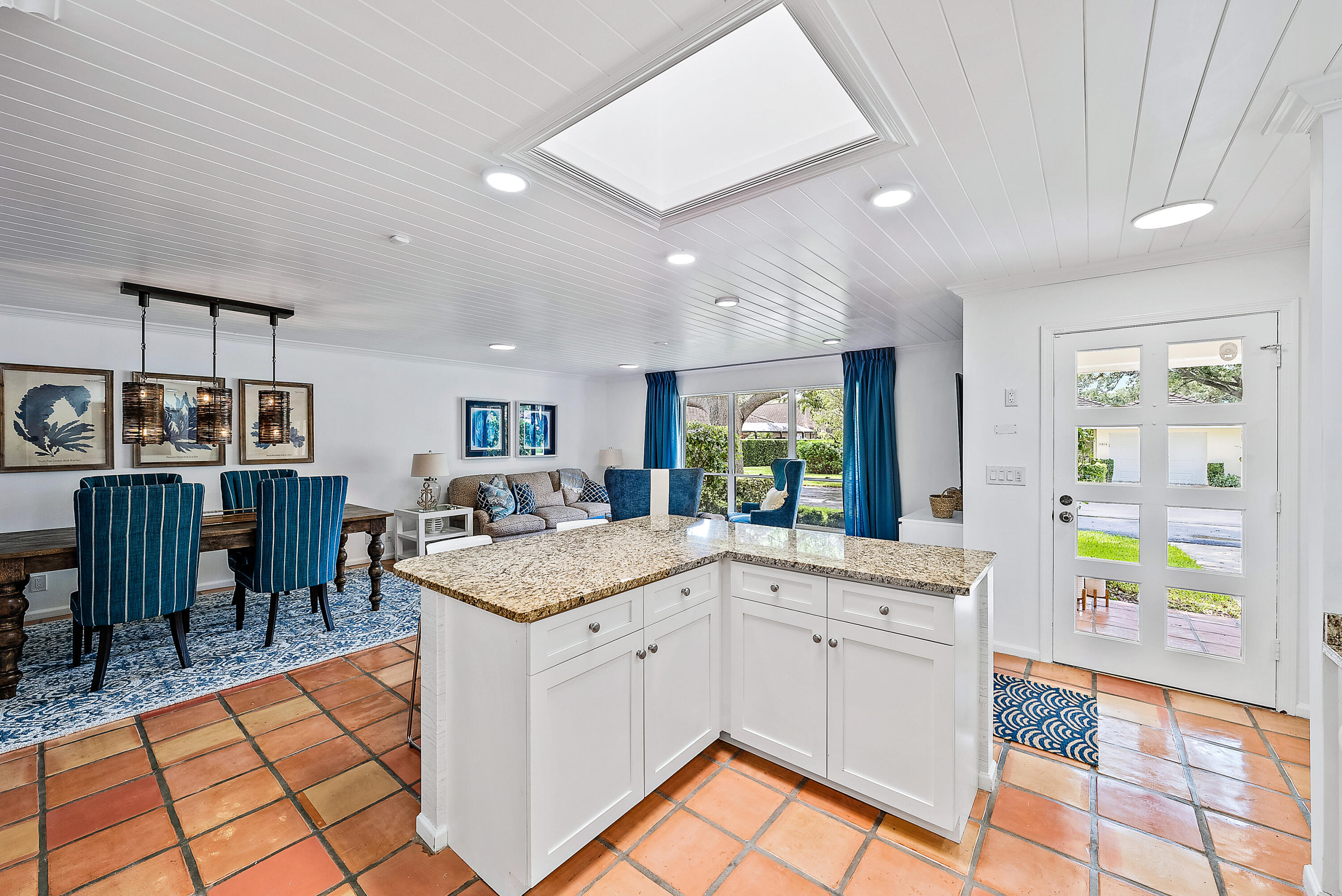 TWELVE OAKS CONDO - Residential